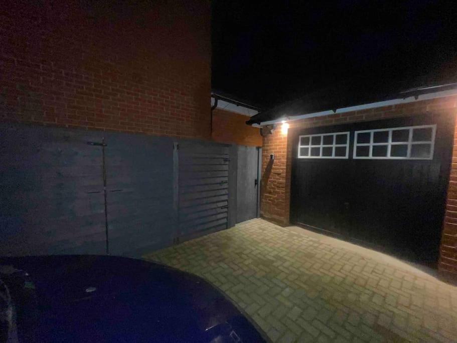Modern Stylish Studio Flat Near Leigh On Sea. Hadleigh  Exteriér fotografie